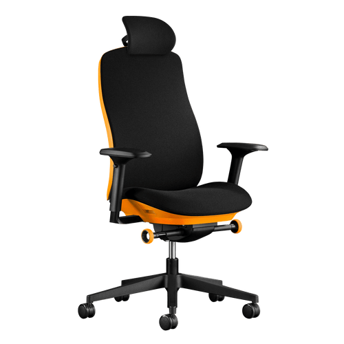 En Herman Miller Vantum Gaming Chair i Helio orange sedd framifrån.